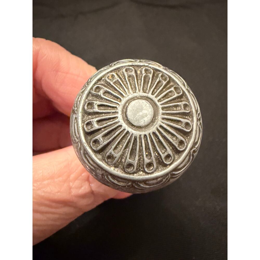 VTG 14pc 1993 Keeler Brass Co KBC 44010 Pulls 44009 Knobs Pewter Cream Hardware - Picture 2 of 15